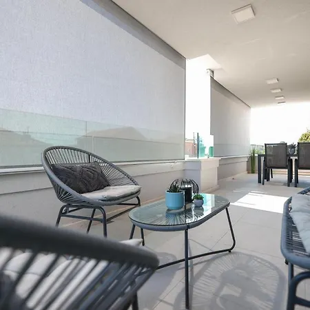 Luminosa Apartment *